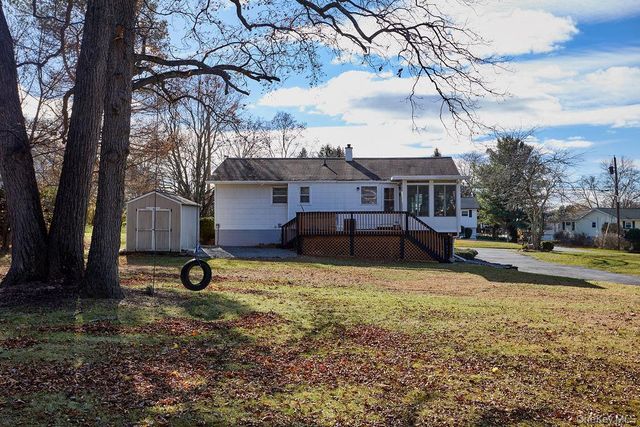 17 Andover Lane, Poughkeepsie, NY 12601