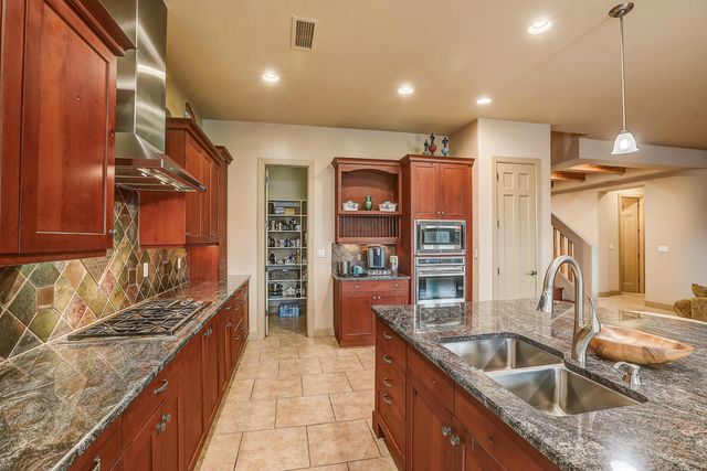 2305 Desert View Road NE, Rio Rancho, NM 87144