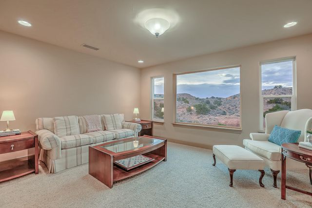 2305 Desert View Road NE, Rio Rancho, NM 87144