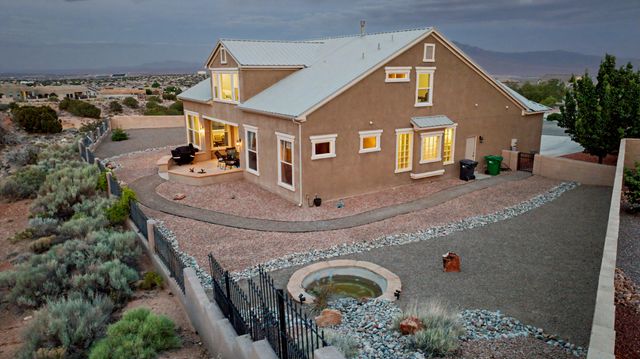 2305 Desert View Road NE, Rio Rancho, NM 87144
