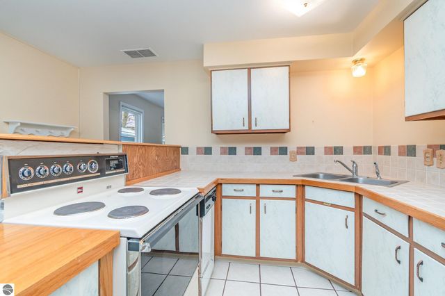 1435 E Broadway Street, Mt Pleasant, MI 48858