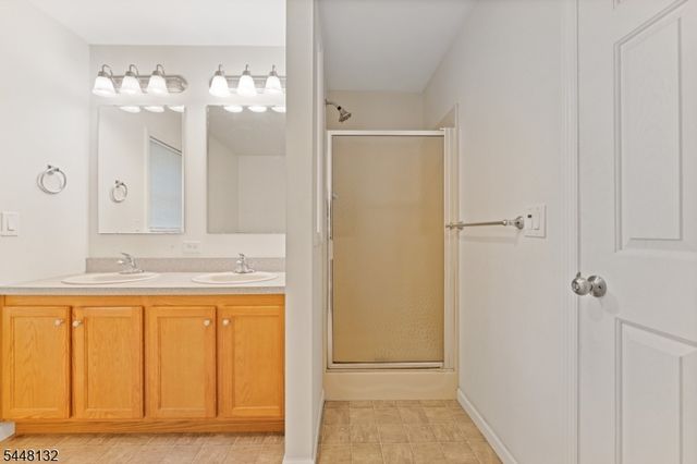313 Brown Trl, Hopatcong Boro, NJ 07843