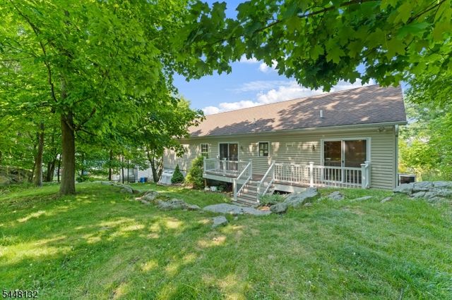 313 Brown Trl, Hopatcong Boro, NJ 07843