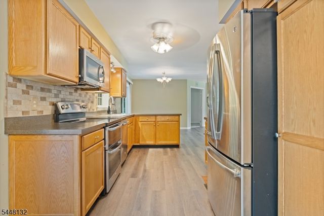 313 Brown Trl, Hopatcong Boro, NJ 07843