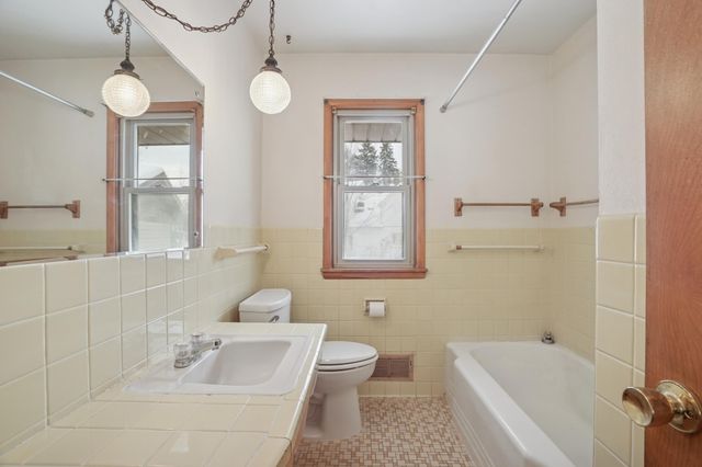 306 Division Street, Sauk Rapids, MN 56379