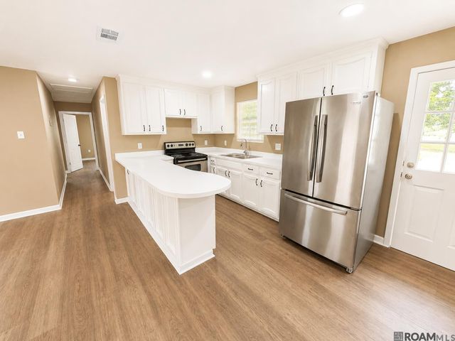 3336 Wyatt Dr, Darrow, LA 70725