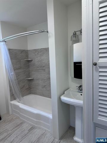 163 Passaic, Hawthorne, NJ 07506