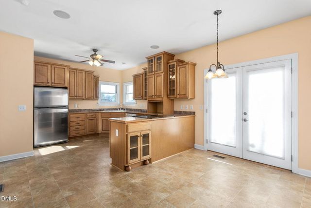 520 Grandview Drive, Graham, NC 27253