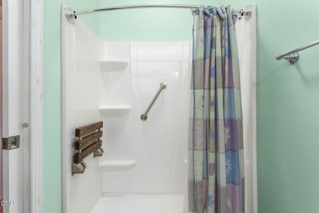 520 Grandview Drive, Graham, NC 27253