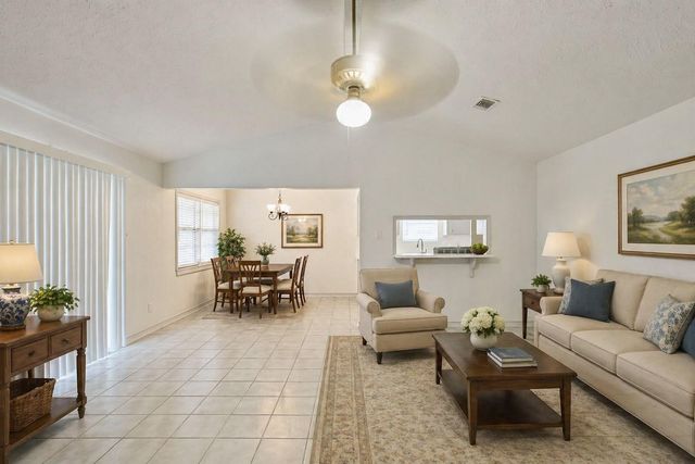 619 Pinewood Drive, Conroe, TX 77385