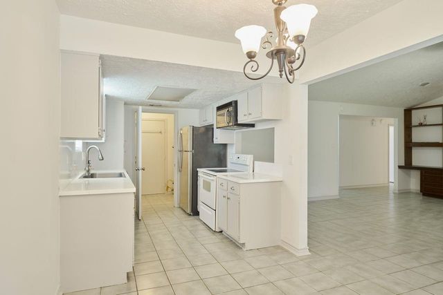 619 Pinewood Drive, Conroe, TX 77385