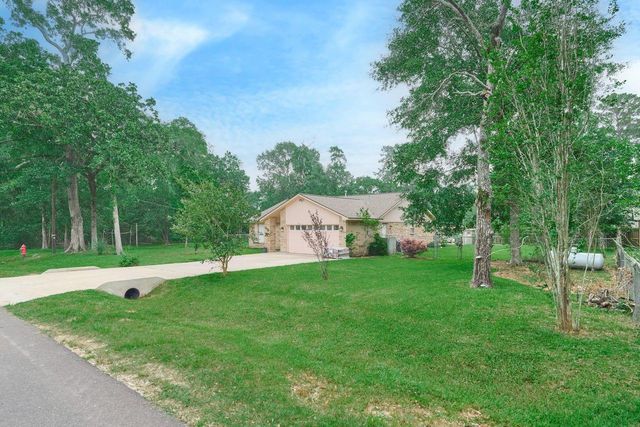 619 Pinewood Drive, Conroe, TX 77385