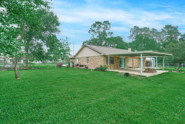 619 Pinewood Drive, Conroe, TX 77385