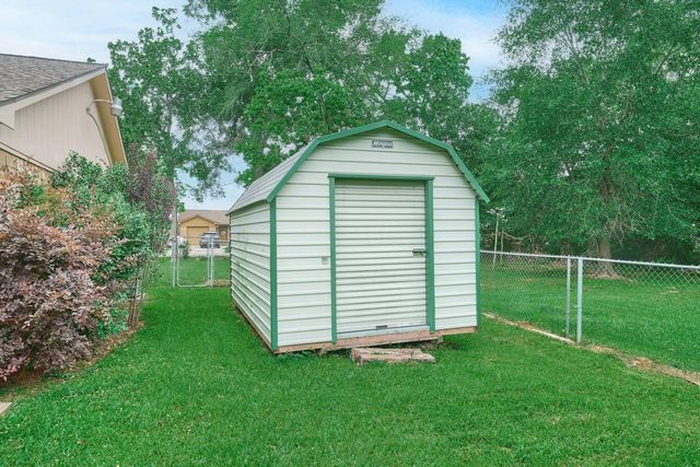 619 Pinewood Drive, Conroe, TX 77385