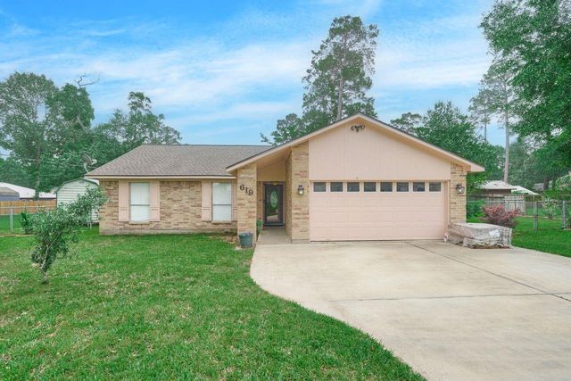 619 Pinewood Drive, Conroe, TX 77385