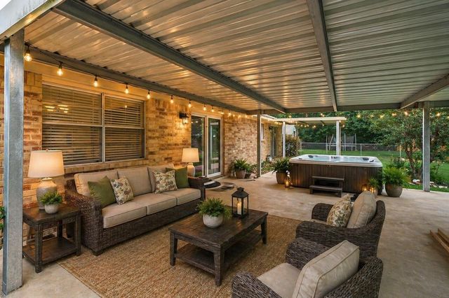 619 Pinewood Drive, Conroe, TX 77385