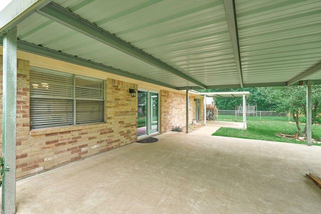 619 Pinewood Drive, Conroe, TX 77385