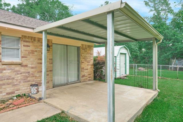 619 Pinewood Drive, Conroe, TX 77385