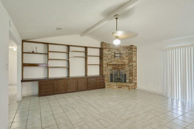 619 Pinewood Drive, Conroe, TX 77385