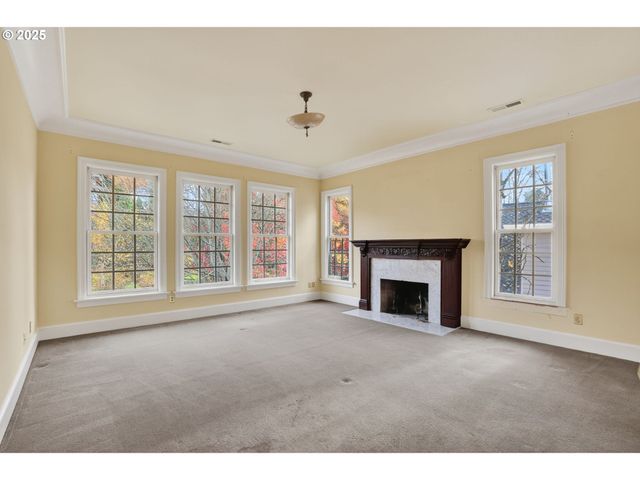 1517 Nw MORGAN Ln, Portland, OR 97229