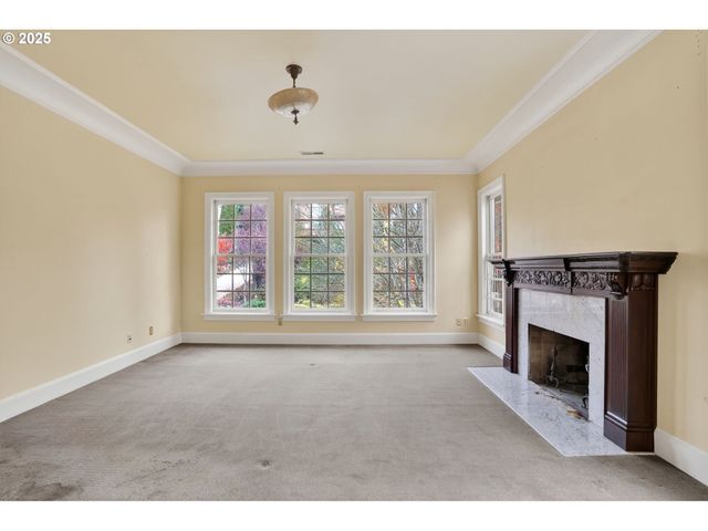 1517 Nw MORGAN Ln, Portland, OR 97229