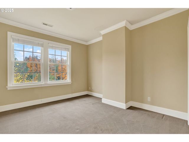 1517 Nw MORGAN Ln, Portland, OR 97229