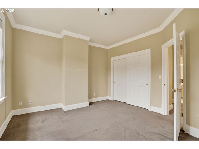 1517 Nw MORGAN Ln, Portland, OR 97229