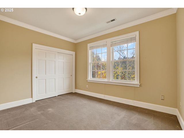 1517 Nw MORGAN Ln, Portland, OR 97229