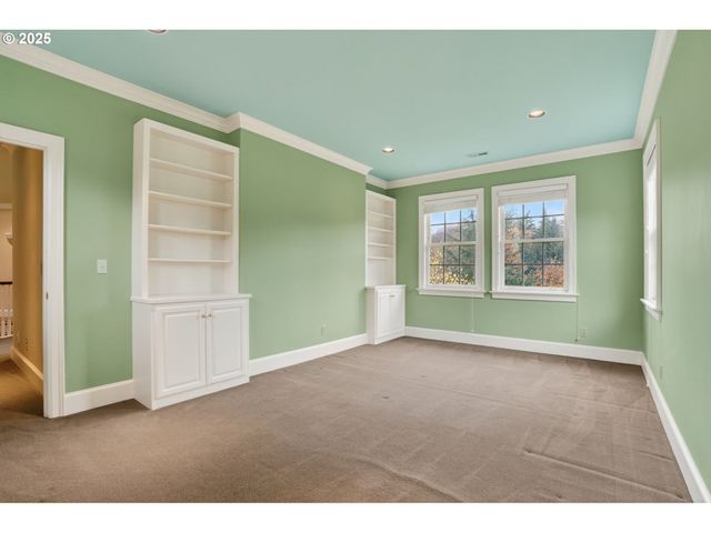 1517 Nw MORGAN Ln, Portland, OR 97229