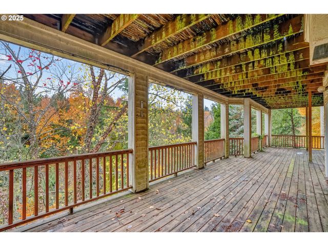 1517 Nw MORGAN Ln, Portland, OR 97229