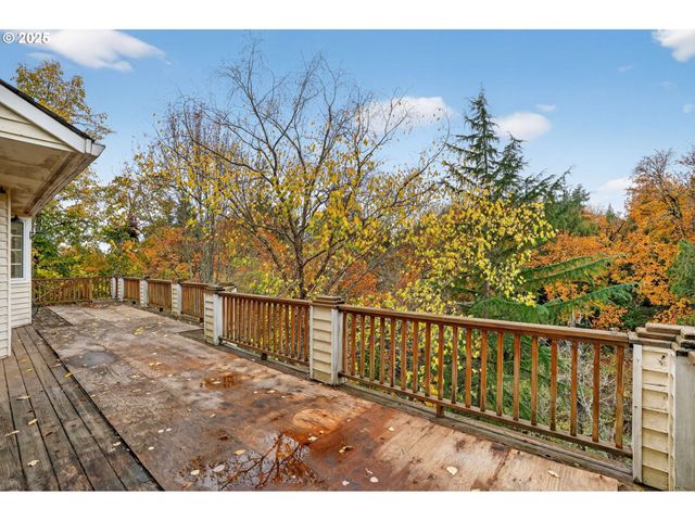 1517 Nw MORGAN Ln, Portland, OR 97229