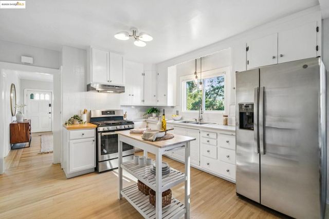 4539 Pampas Ave, Oakland, CA 94619