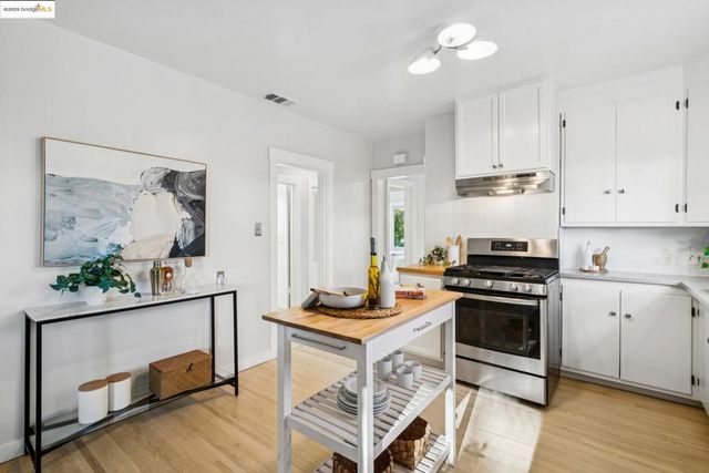 4539 Pampas Ave, Oakland, CA 94619