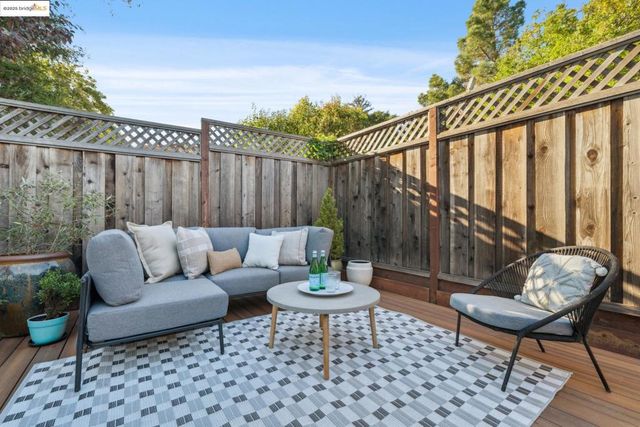 4539 Pampas Ave, Oakland, CA 94619