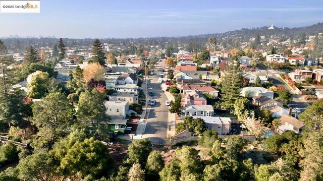 4539 Pampas Ave, Oakland, CA 94619