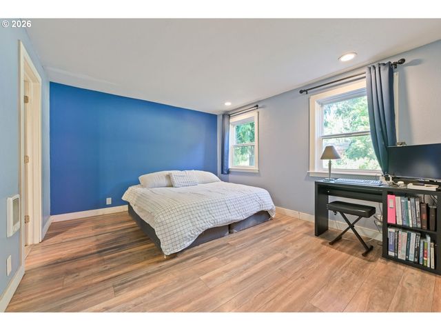 5717 Se SALQUIST Rd, Gresham, OR 97080