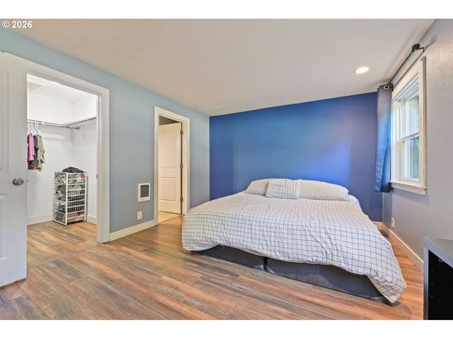 5717 Se SALQUIST Rd, Gresham, OR 97080