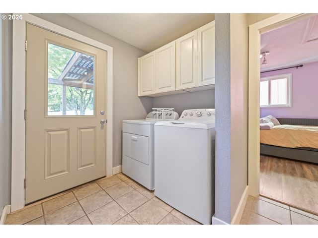 5717 Se SALQUIST Rd, Gresham, OR 97080