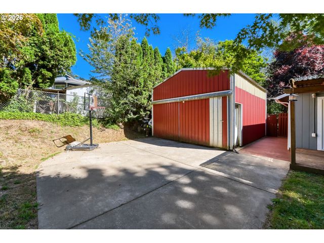 5717 Se SALQUIST Rd, Gresham, OR 97080