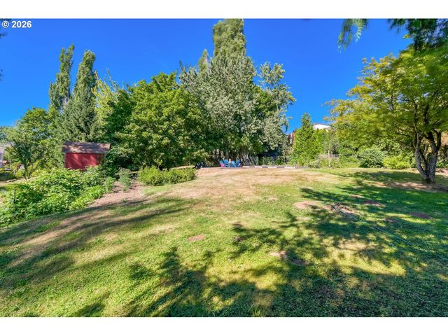 5717 Se SALQUIST Rd, Gresham, OR 97080