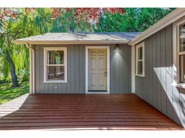 5717 Se SALQUIST Rd, Gresham, OR 97080