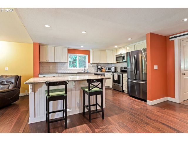 5717 Se SALQUIST Rd, Gresham, OR 97080
