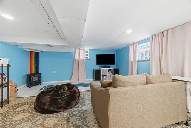 332 Highland Road, Penn Hills, PA 15235