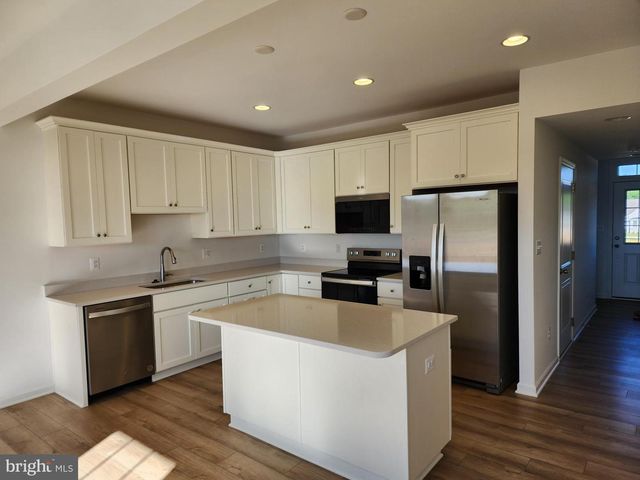 437 HILLSDALE PL, Martinsburg, WV 25403