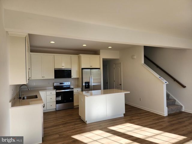 437 HILLSDALE PL, Martinsburg, WV 25403