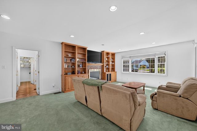 24 AUSPICE CIR, Newark, DE 19711