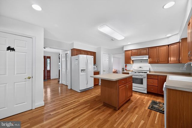 24 AUSPICE CIR, Newark, DE 19711