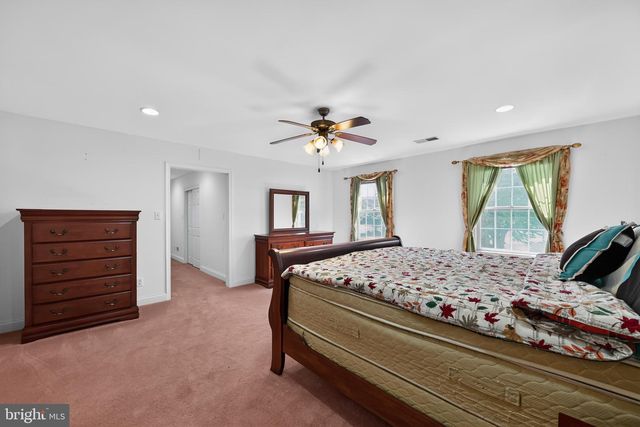 24 AUSPICE CIR, Newark, DE 19711