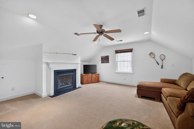 24 AUSPICE CIR, Newark, DE 19711