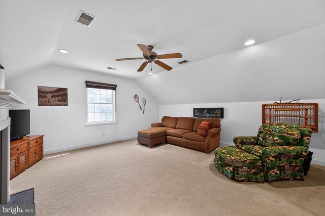 24 AUSPICE CIR, Newark, DE 19711